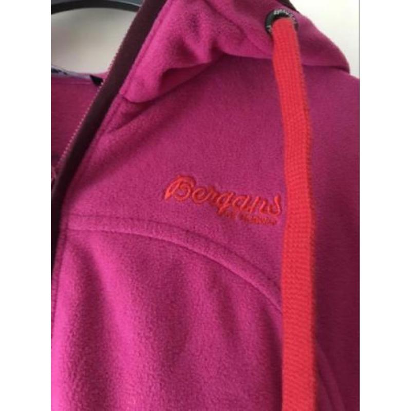 Mooie Bergans of Norway fleece Donkerroze. Mt S Nieuwstaat!