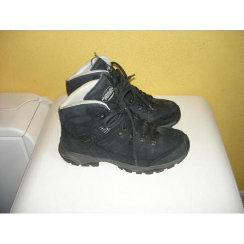 << Dames MEINDL wandelschoenen MAAT 39 { type 3886 - 49 }